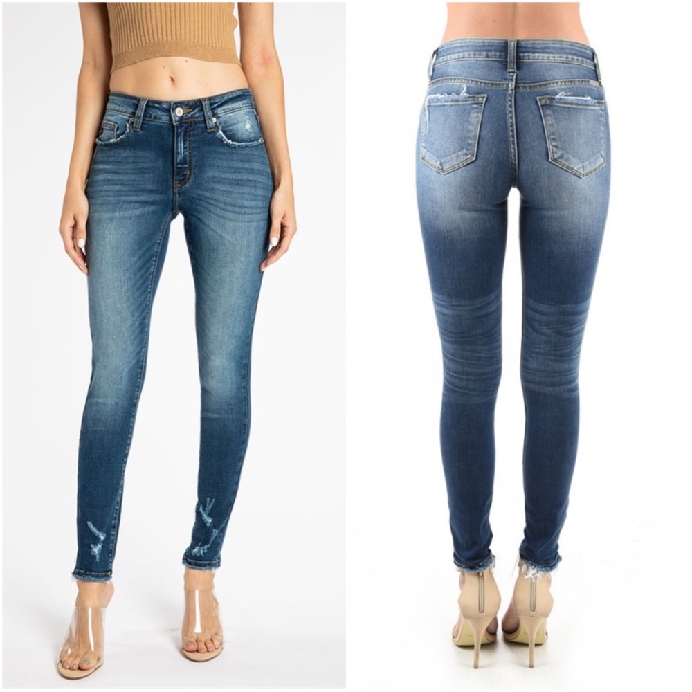 dark wash Kancan distressed frayed skinny Jeans - Picture 3 of 5